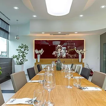 Hotel Pierre 3*
