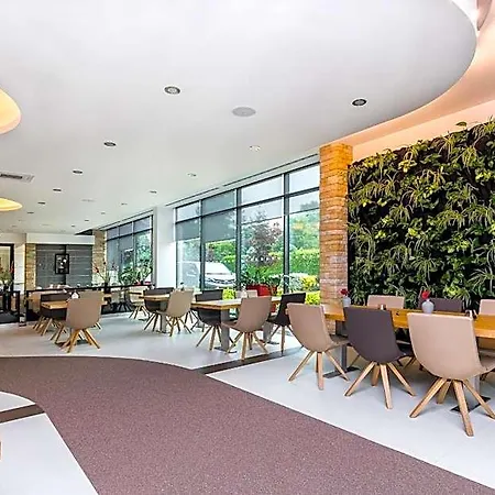 Hotel Pierre 3*