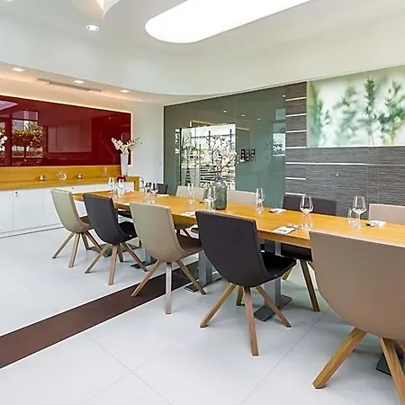 Pierre Hotel 3*
